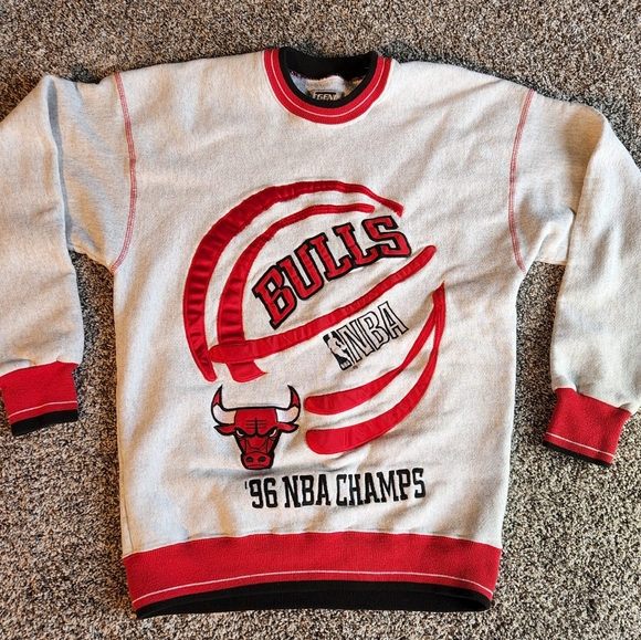 Legends Other - Vintage Chicago Bulls Crew. Size Men's Medium